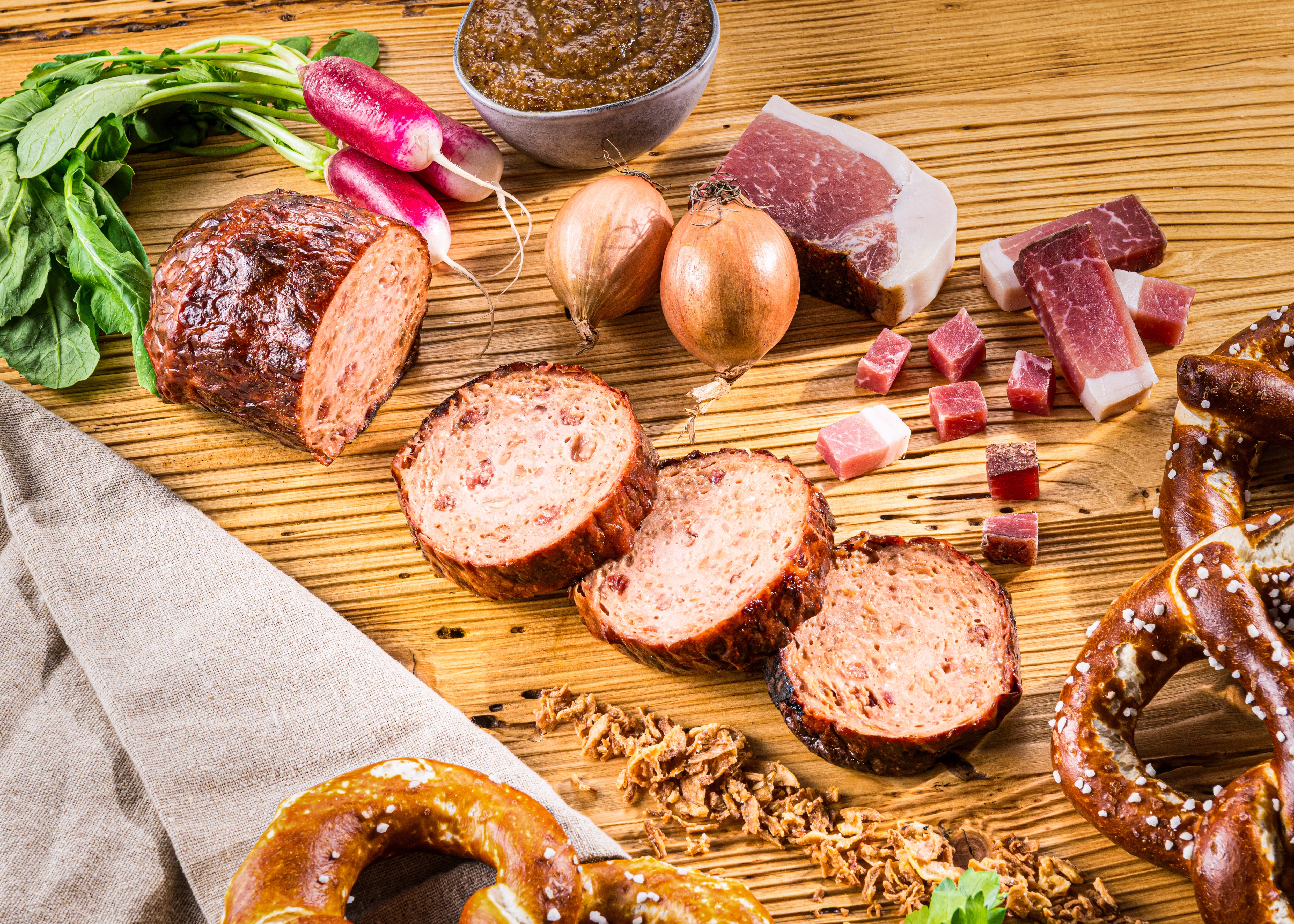 ALMHÜTTEN Leberkäse