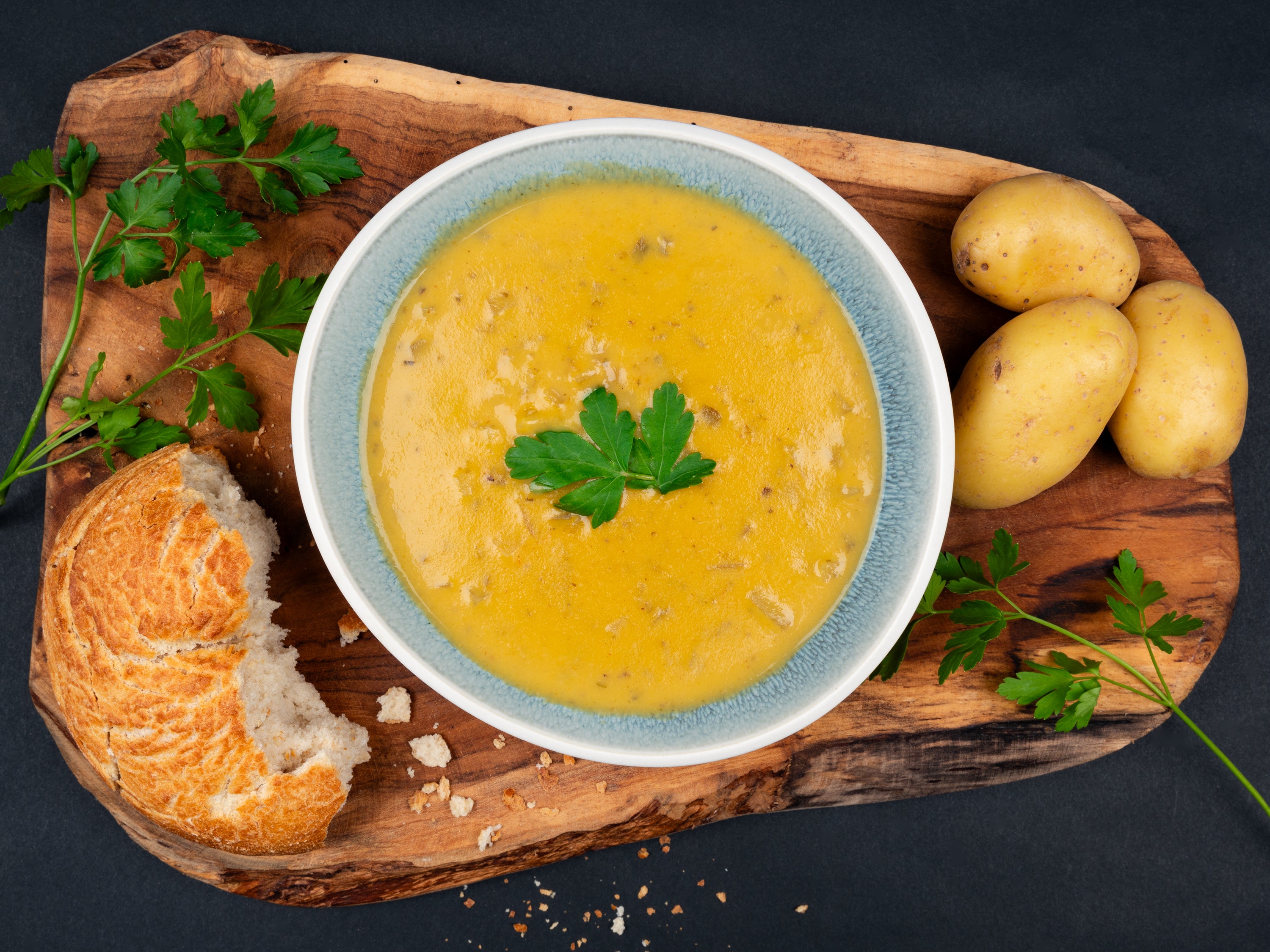 VEGETARISCHE KARTOFFELSUPPE